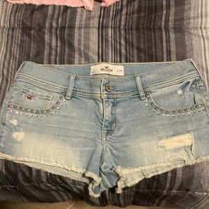 Hollister women’s shorts.